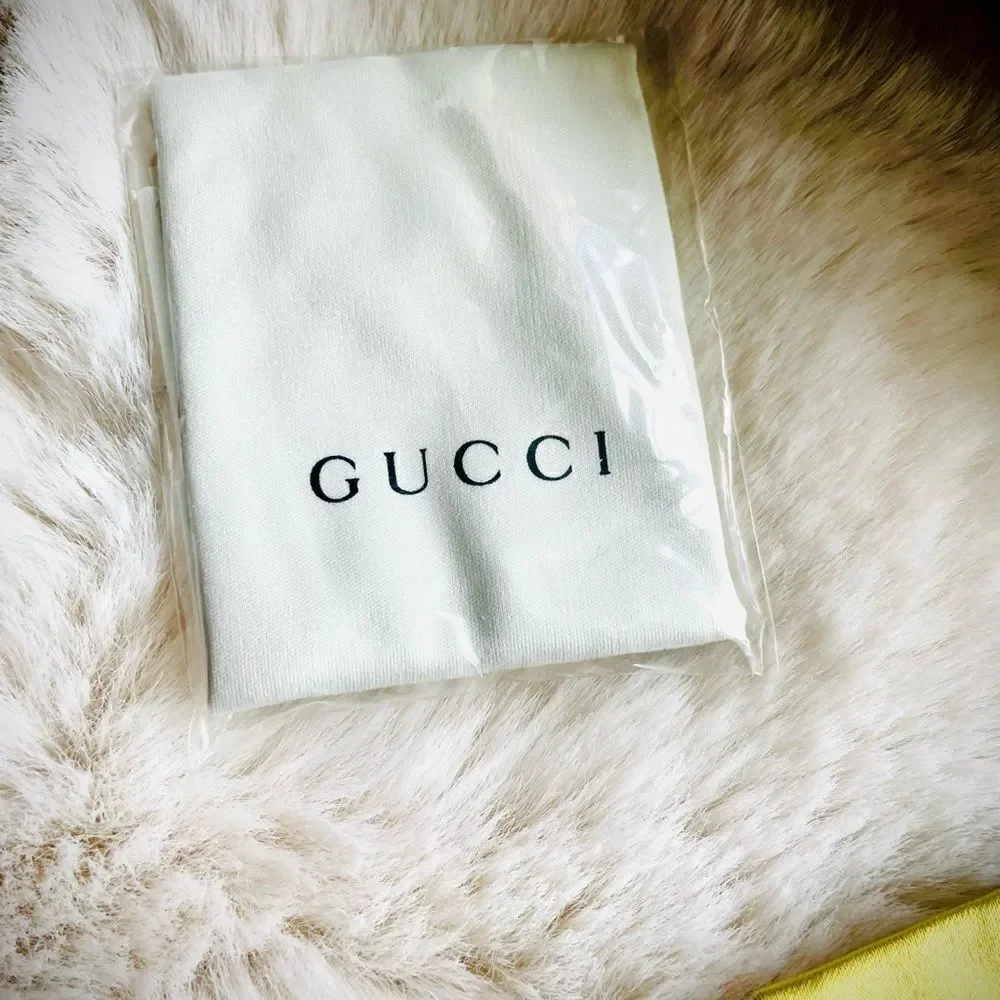 ♥️ Gucci eyeglass case, cleaning cloth and silk pouch